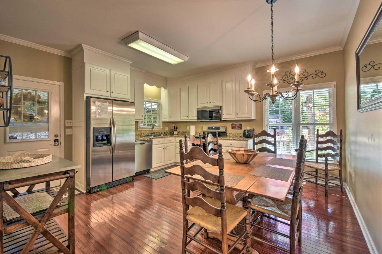 Lake Keowee Escape With Dock, Deck And Lake Access! Six Mile Exterior photo